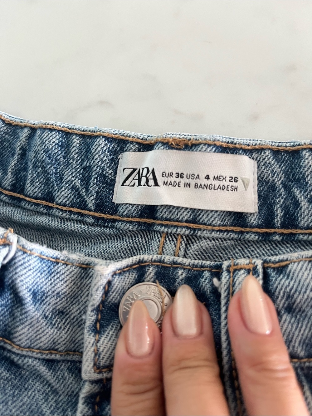 Zara High-Waist Denim Shorts - Light Blue - Picture 4 of 4